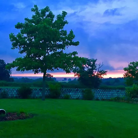 Le Vignoble Bed & Breakfast *
